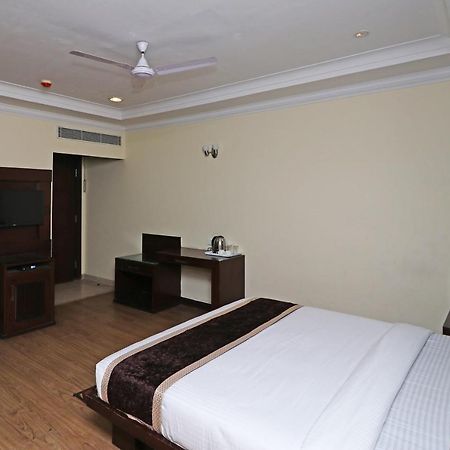 Oyo 12532 Hotel Broadway Inn New Delhi Exterior photo